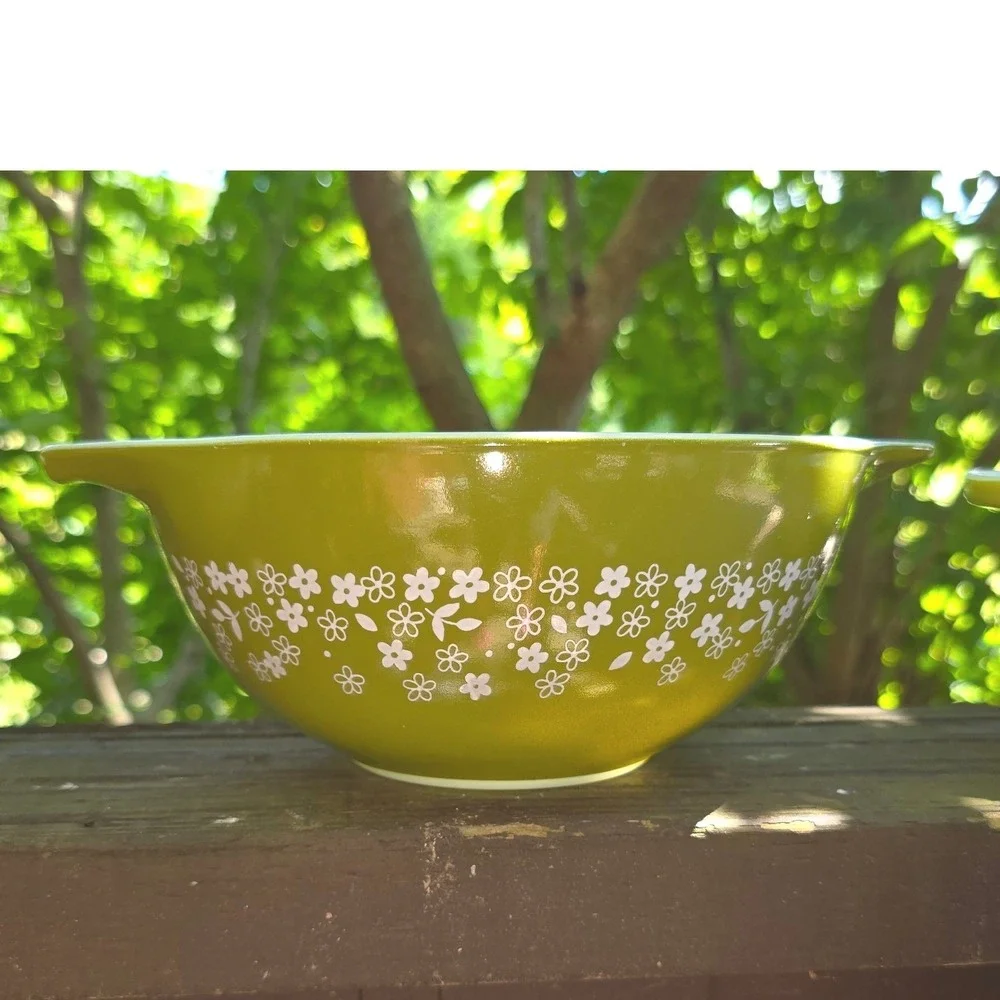 Vintage Pyrex Spring Blossom Green Crazy Daisy Cinderella Mixing Bowl Set 4